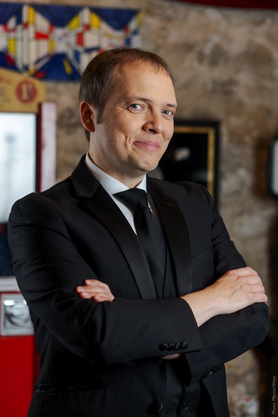 Portrait au Musée de la Magie à Paris du magicien français Boris Wild
